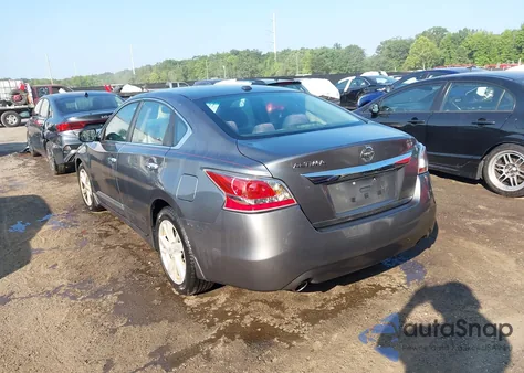 2015 Nissan Altima 2.5 Sv из США, поврежденный, VIN 1N4AL3AP7FC240085